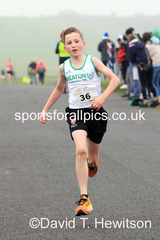 Boys and Girls Under-13s, 2022 Heaton Memorial 10k Road Race, Newcastle Town Moor.  Photo: David T. Hewitson/Sports for All Pics